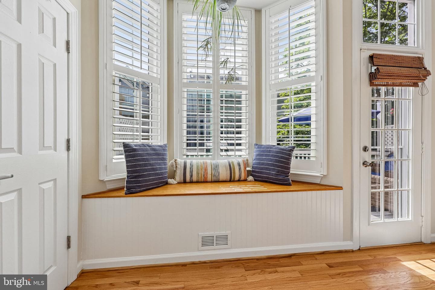 20567 Warburton Bay Square photo 19