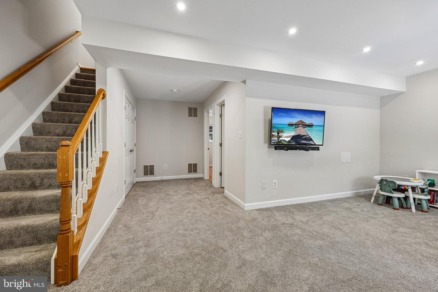 20567 Warburton Bay Square photo 34