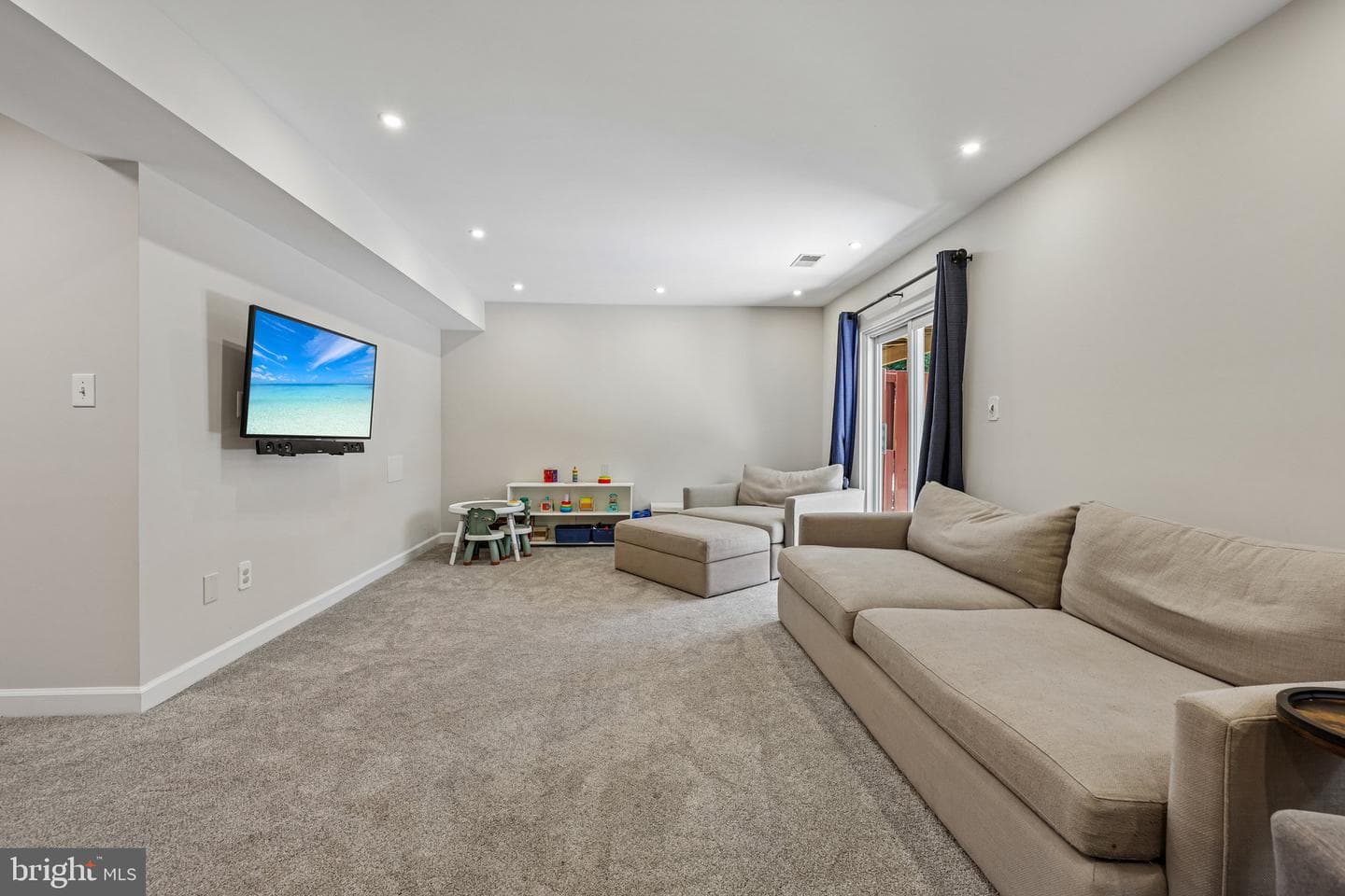 20567 Warburton Bay Square photo 37