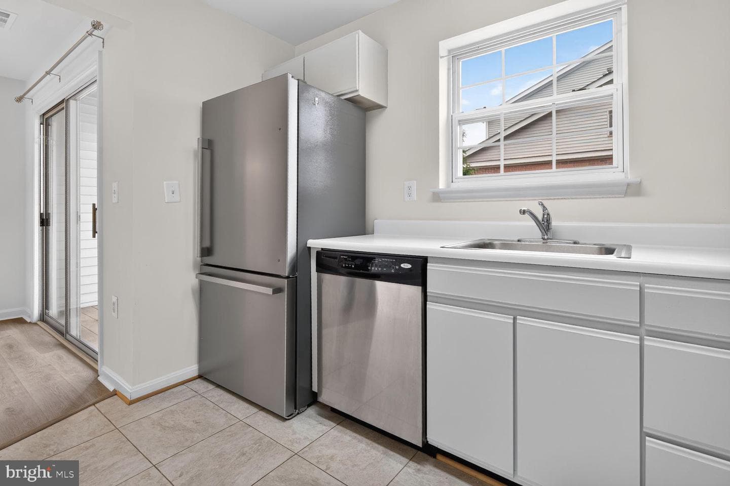 655 Constellation Square SE #b photo 4