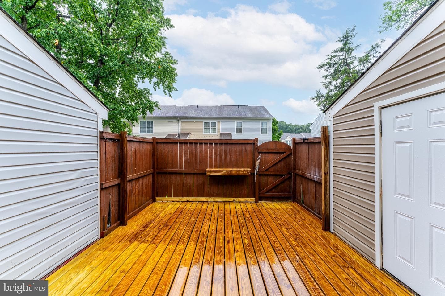 98 Saint Charles Square photo 13