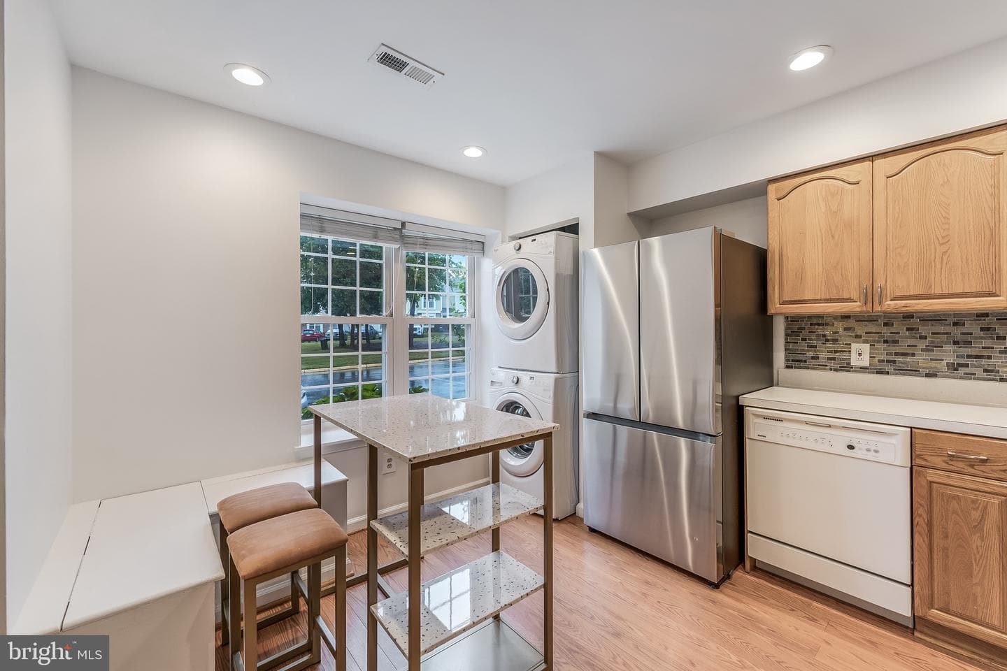 98 Saint Charles Square photo 7