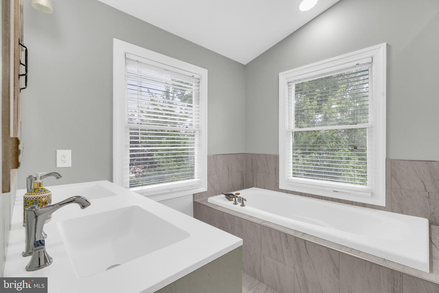 43521 Postrail Square photo 22