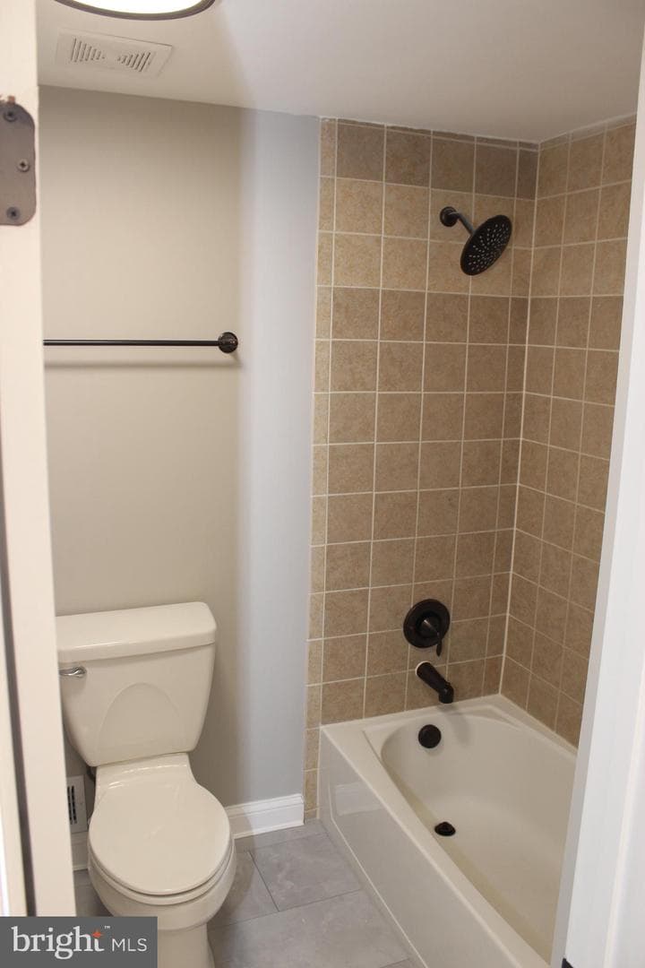 237 Greenfield Court photo 18