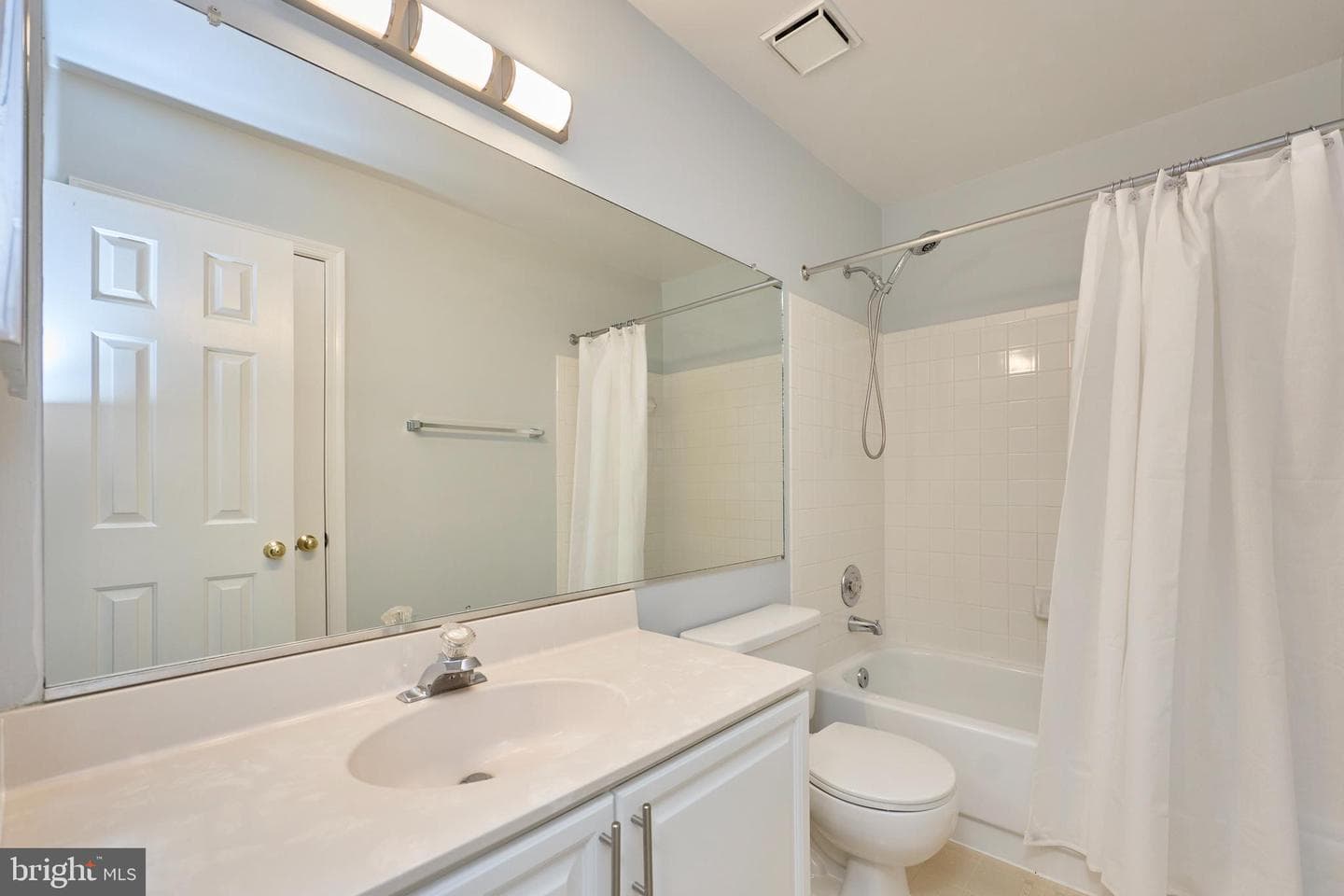 890 Tall Oaks Square SE photo 25