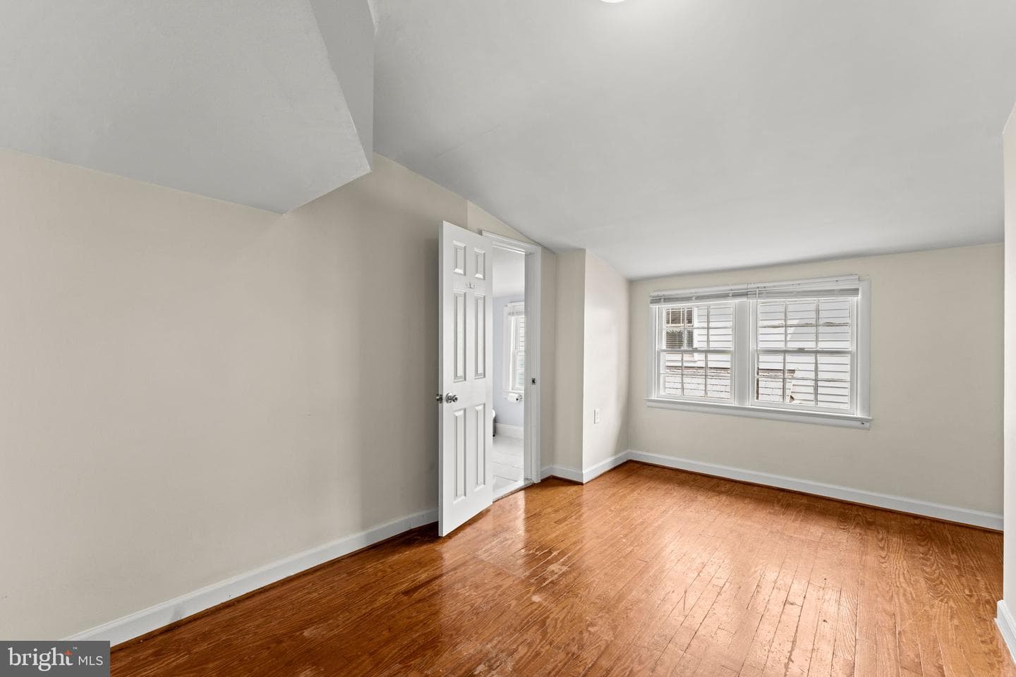 107 Walnut photo 24