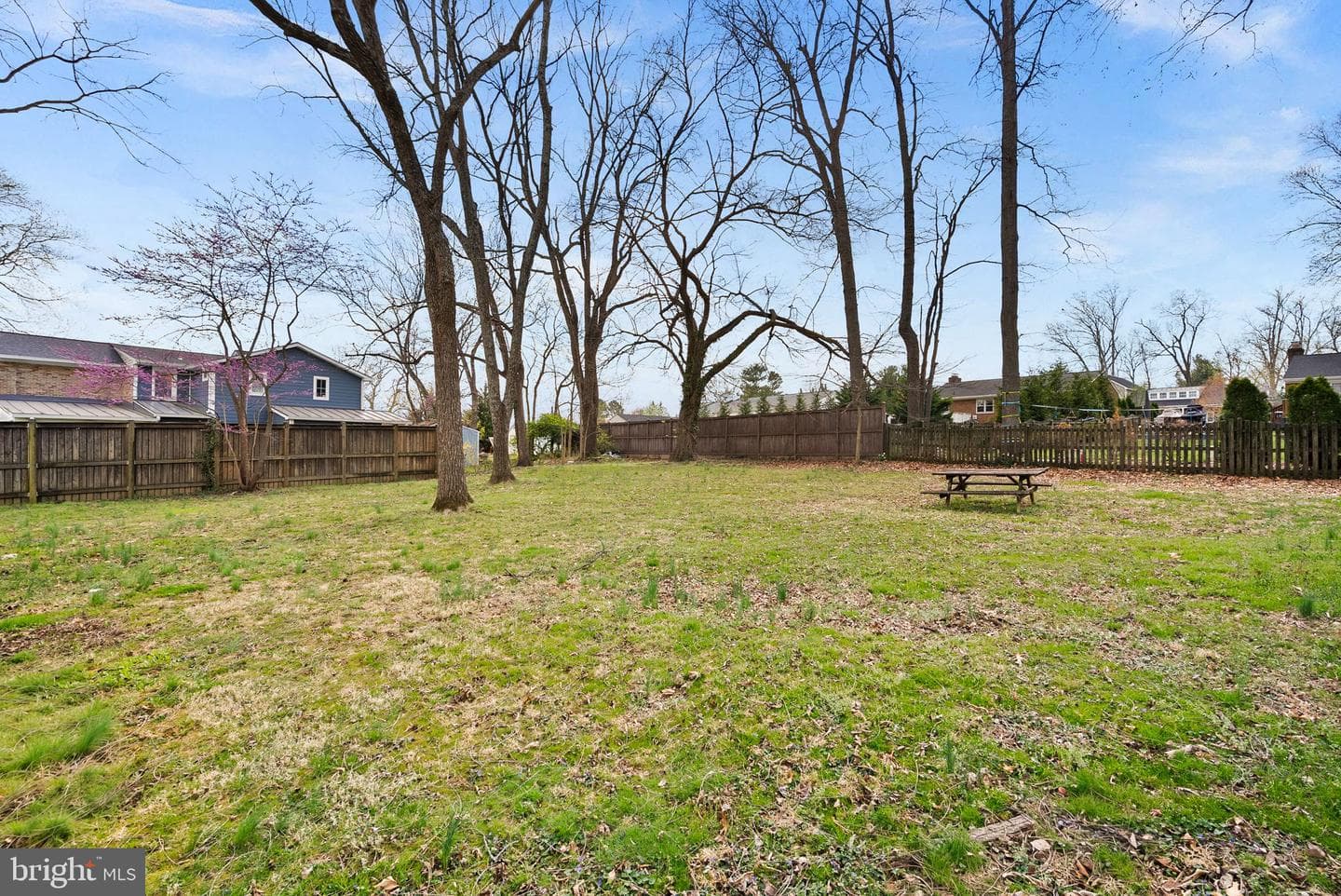 9 Burke Circle photo 25