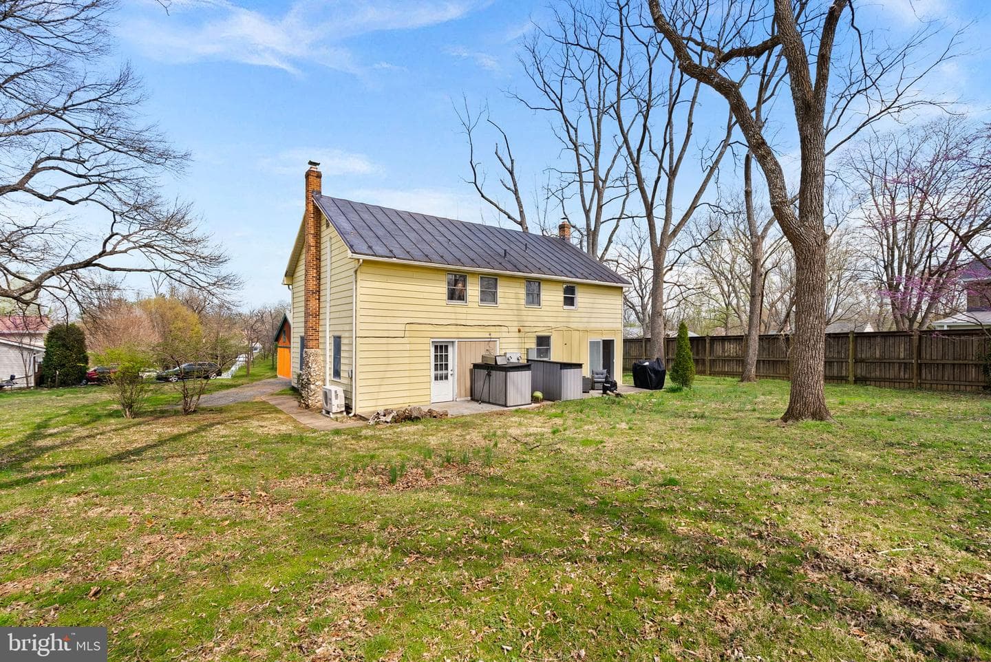 9 Burke Circle photo 4