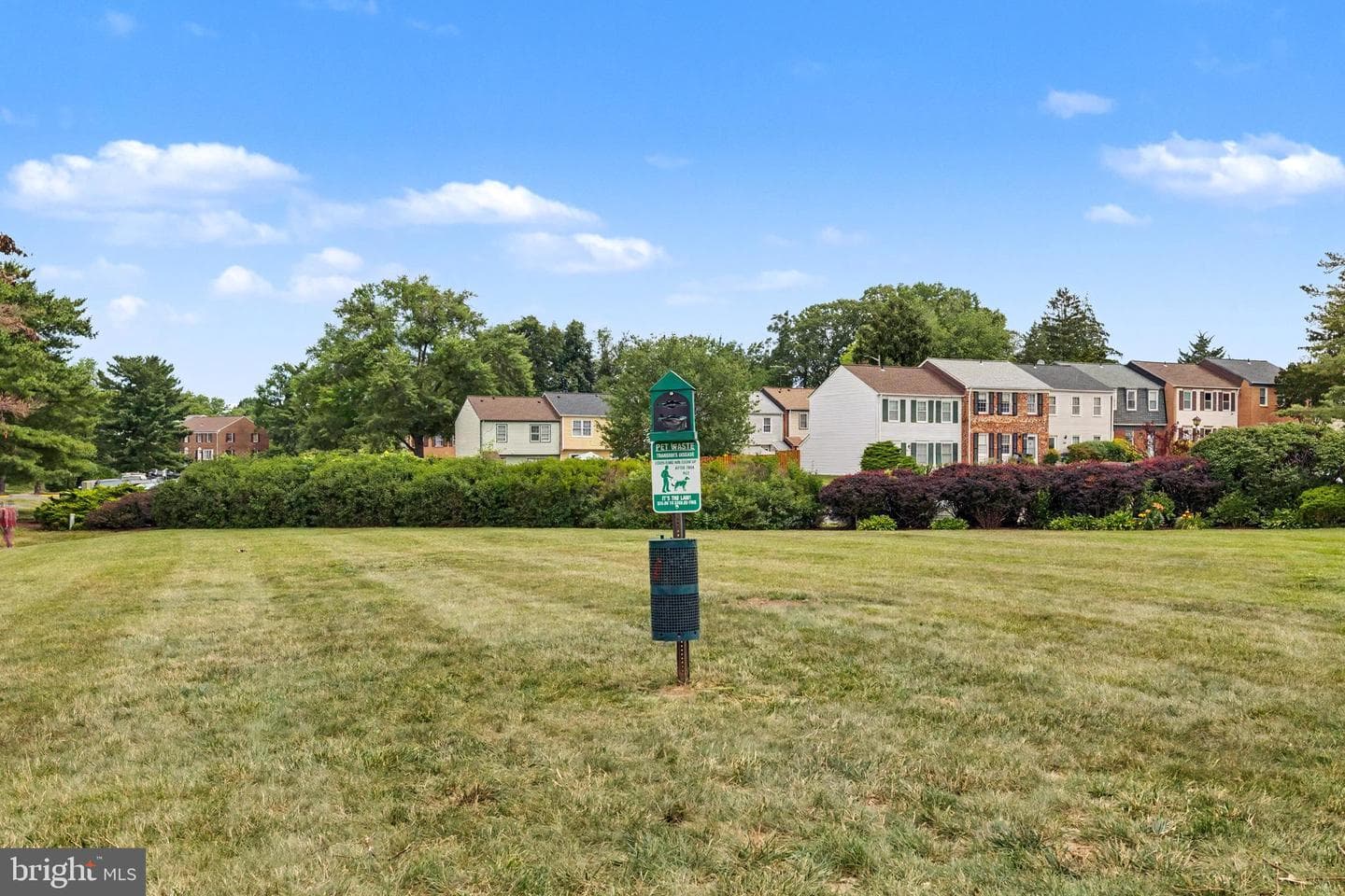 1054 Warwick Court photo 44