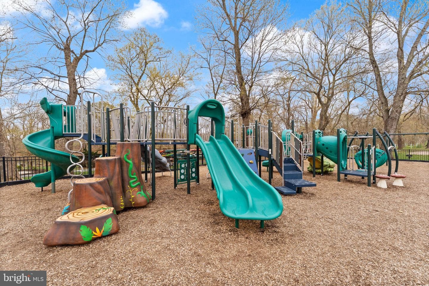 18402 Lanier Island Square photo 109