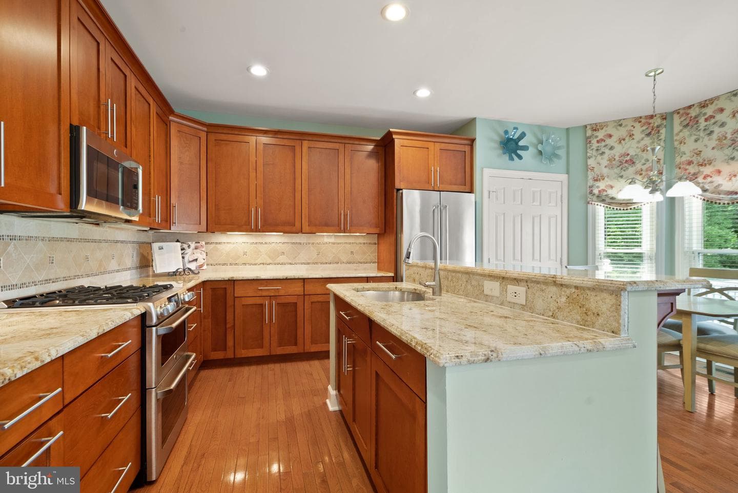 18402 Lanier Island Square photo 14