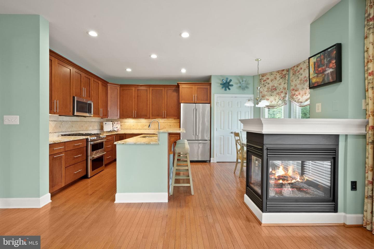 18402 Lanier Island Square photo 15