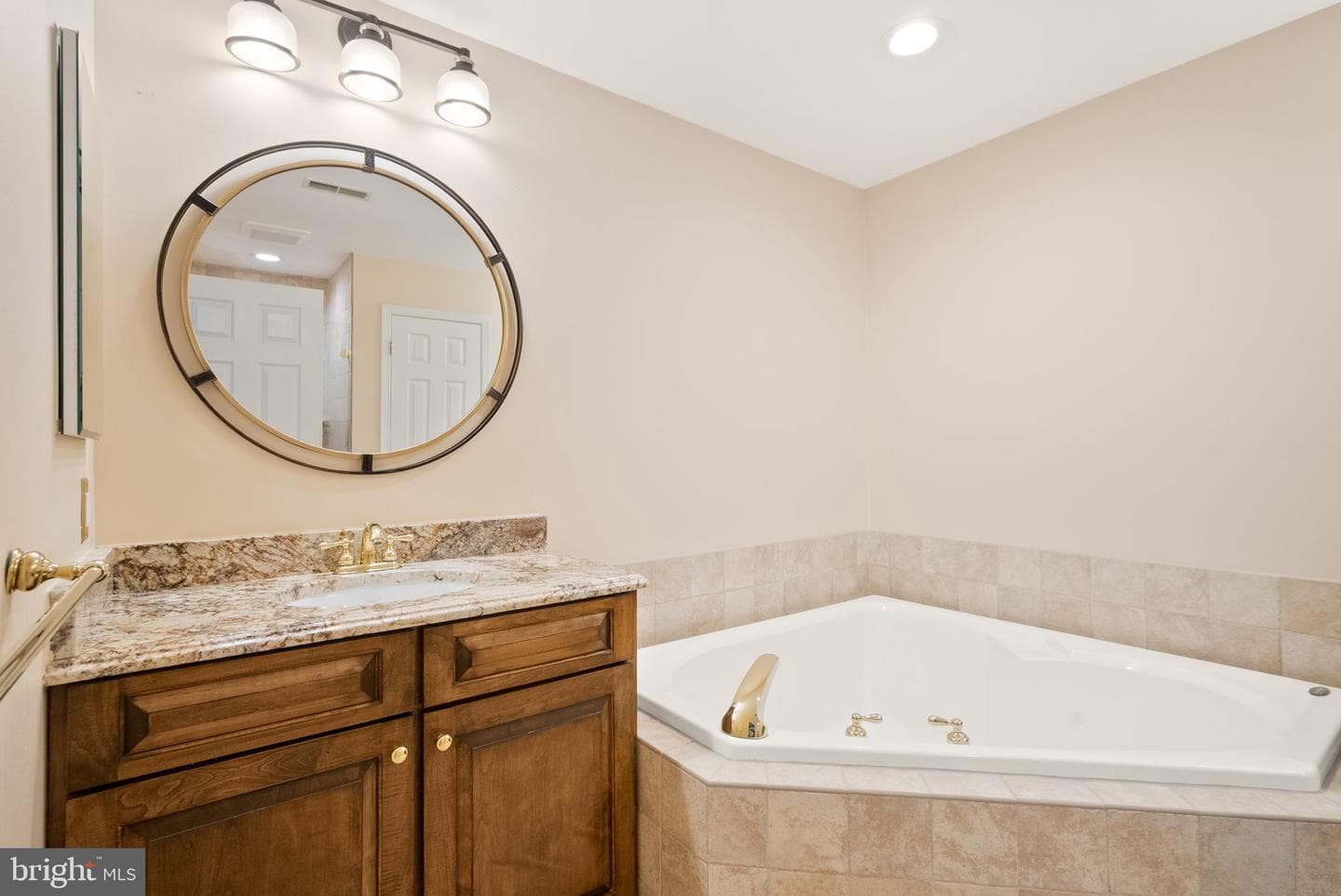 18402 Lanier Island Square photo 36