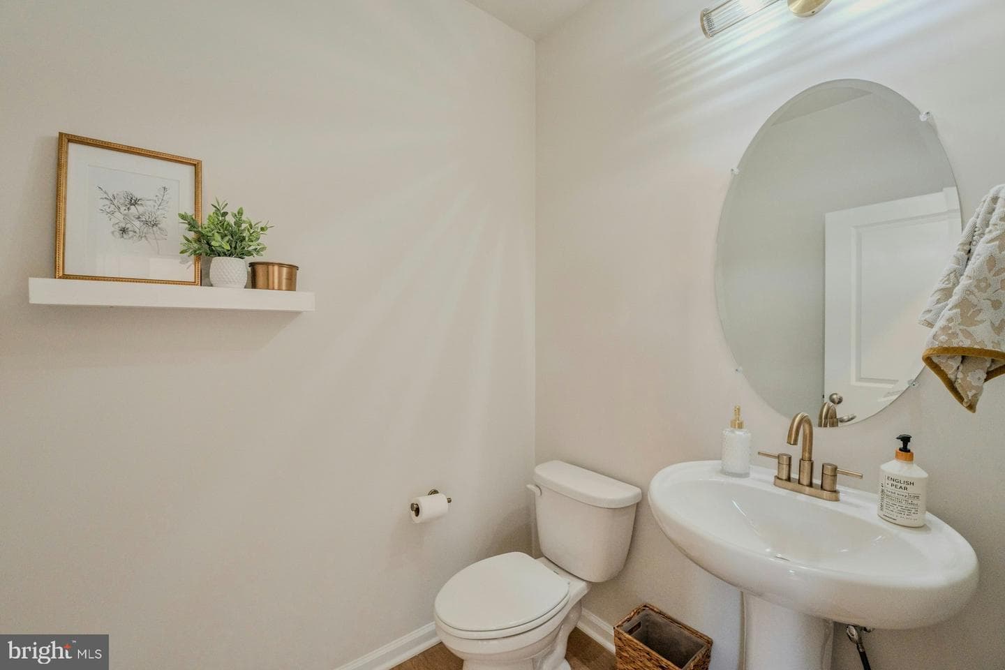 813 Sawback Square NE photo 27