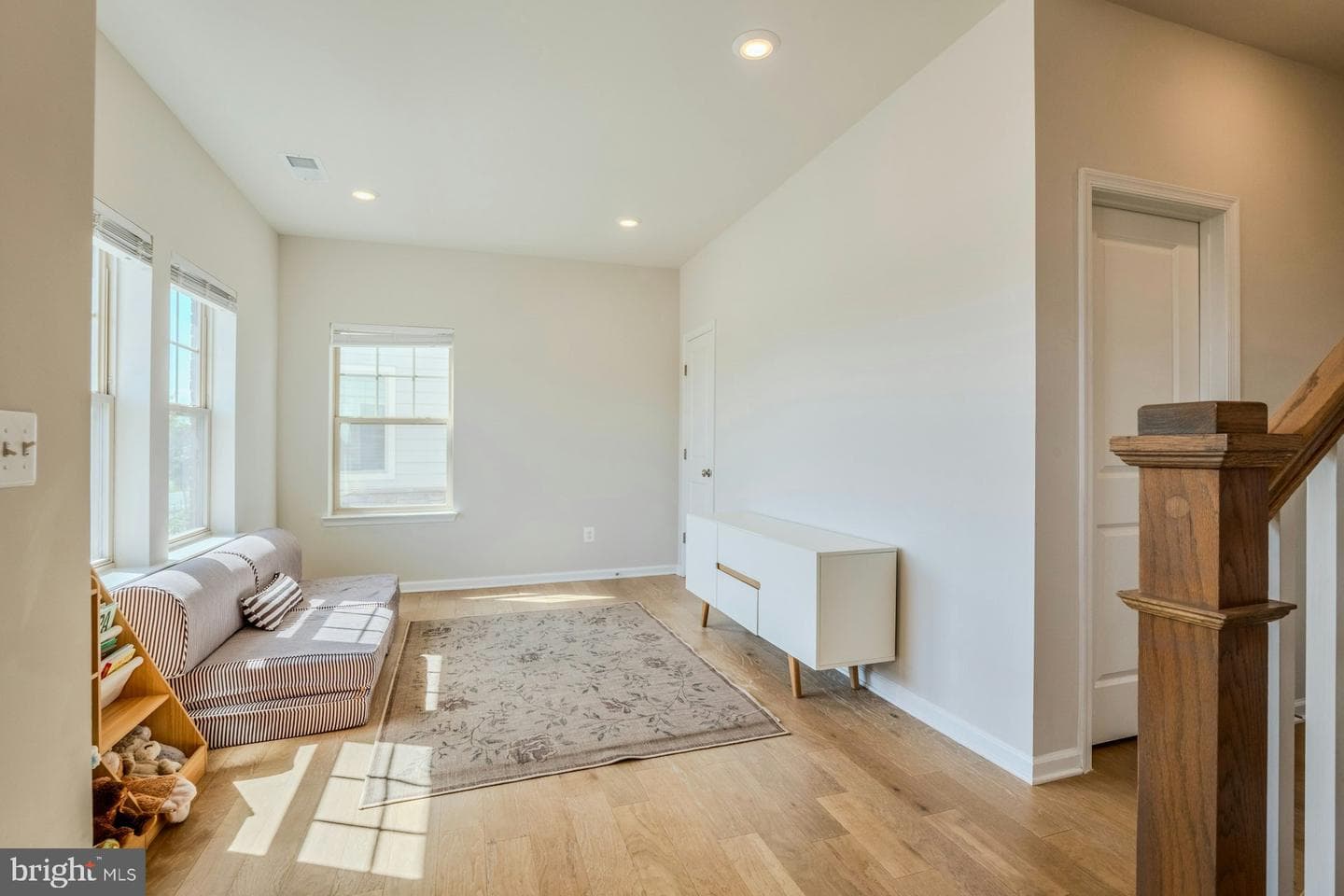 813 Sawback Square NE photo 5