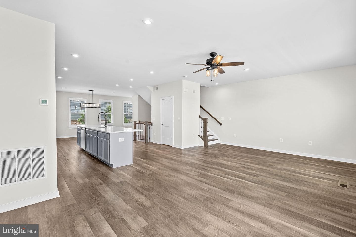 1093 Venifena Terrace SE photo 15