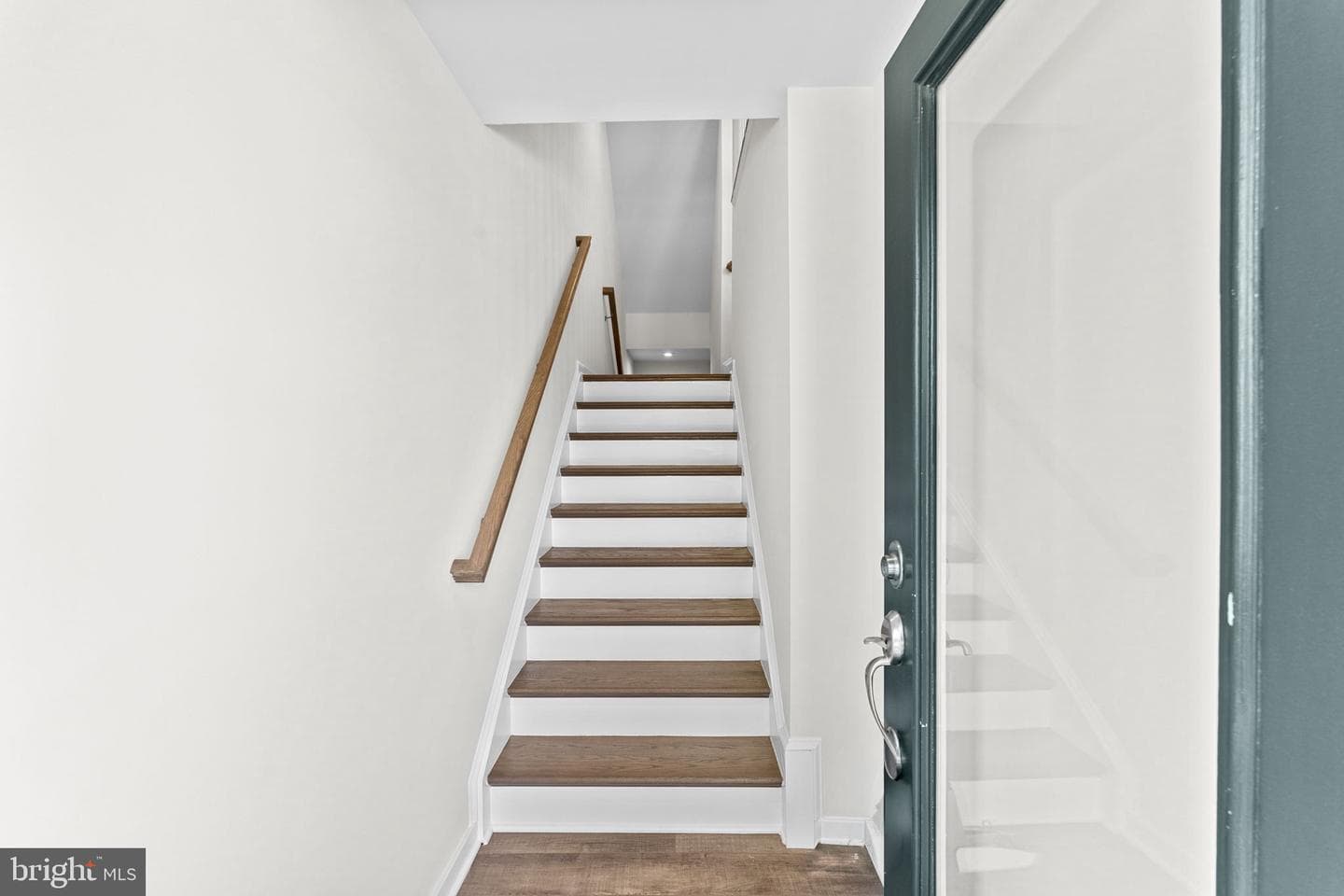1093 Venifena Terrace SE photo 3