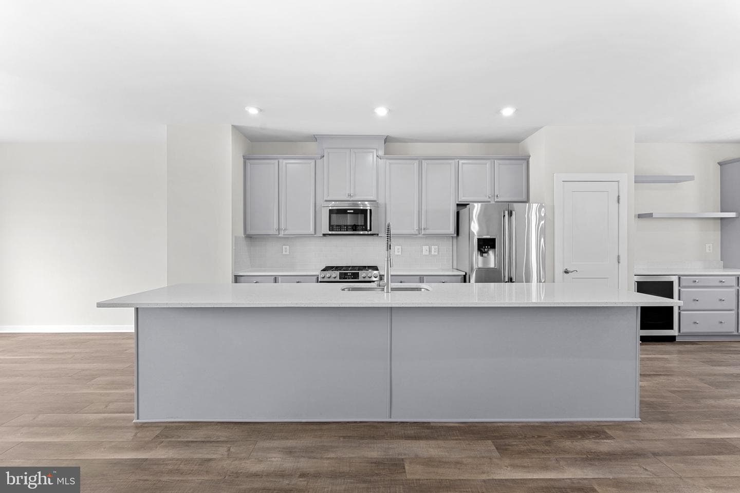 1093 Venifena Terrace SE photo 4
