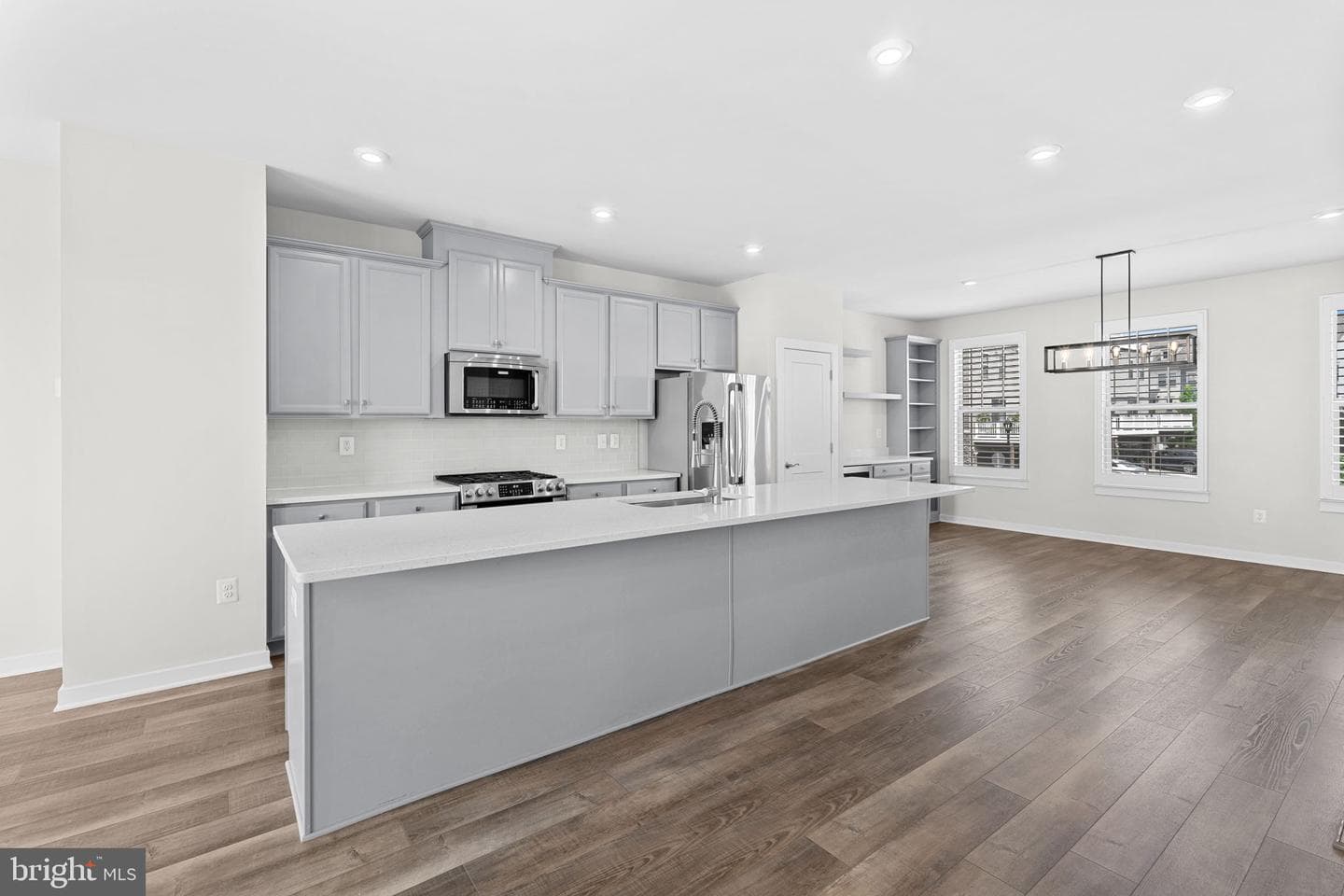 1093 Venifena Terrace SE photo 5