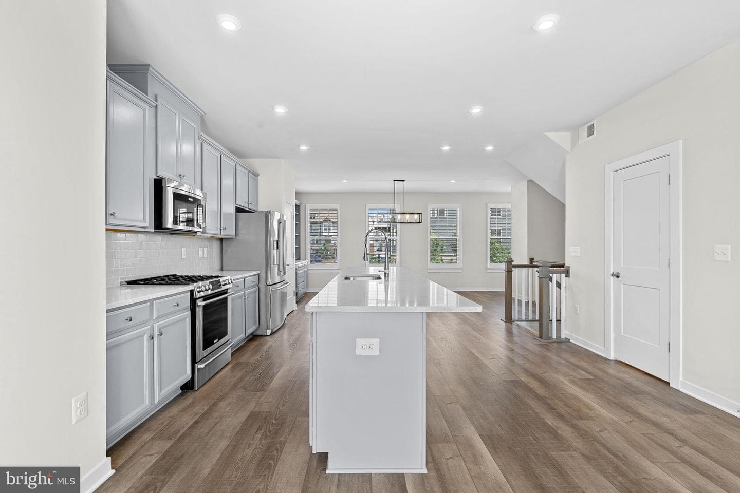 1093 Venifena Terrace SE photo 9