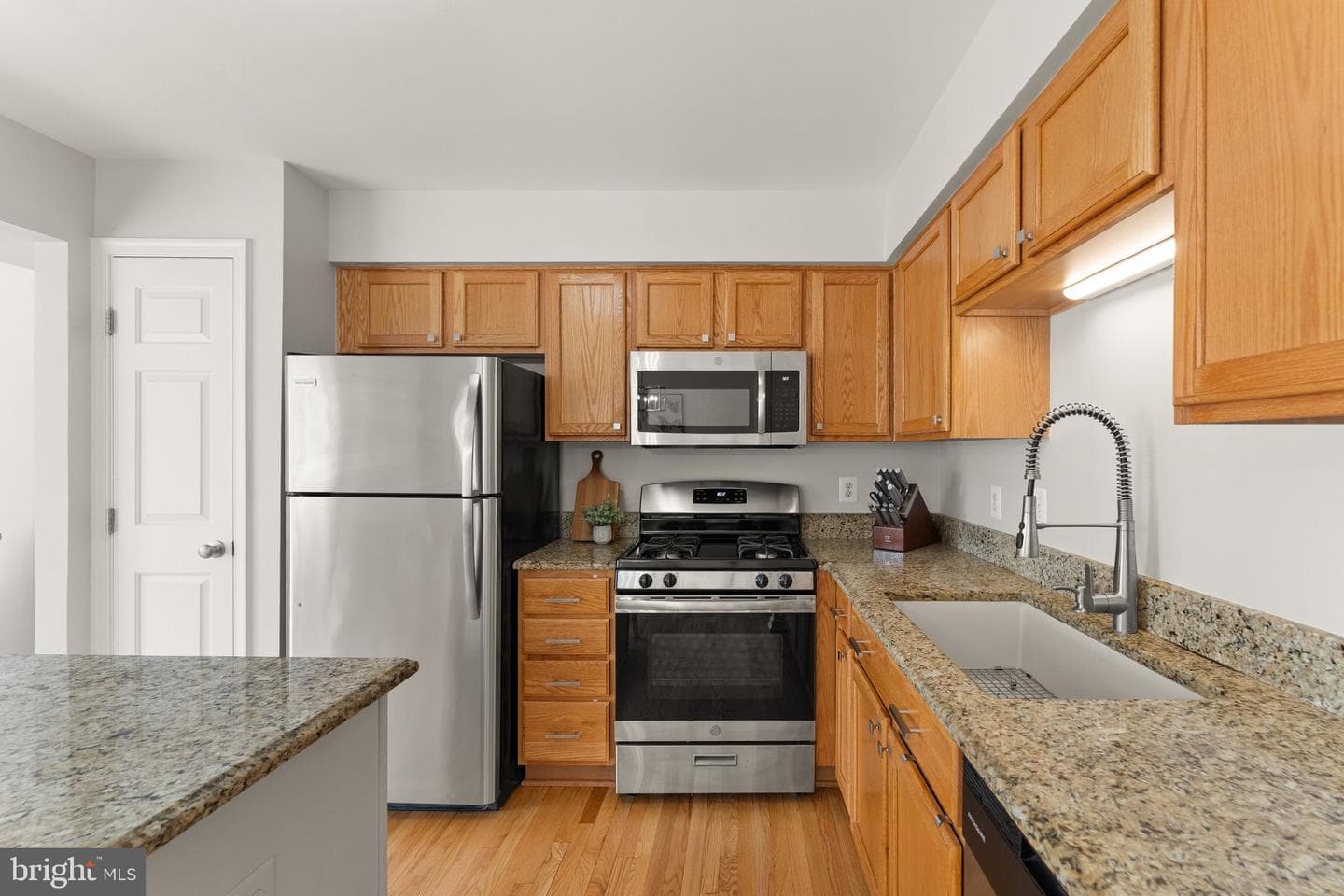 203 Shirley Square SE photo 19