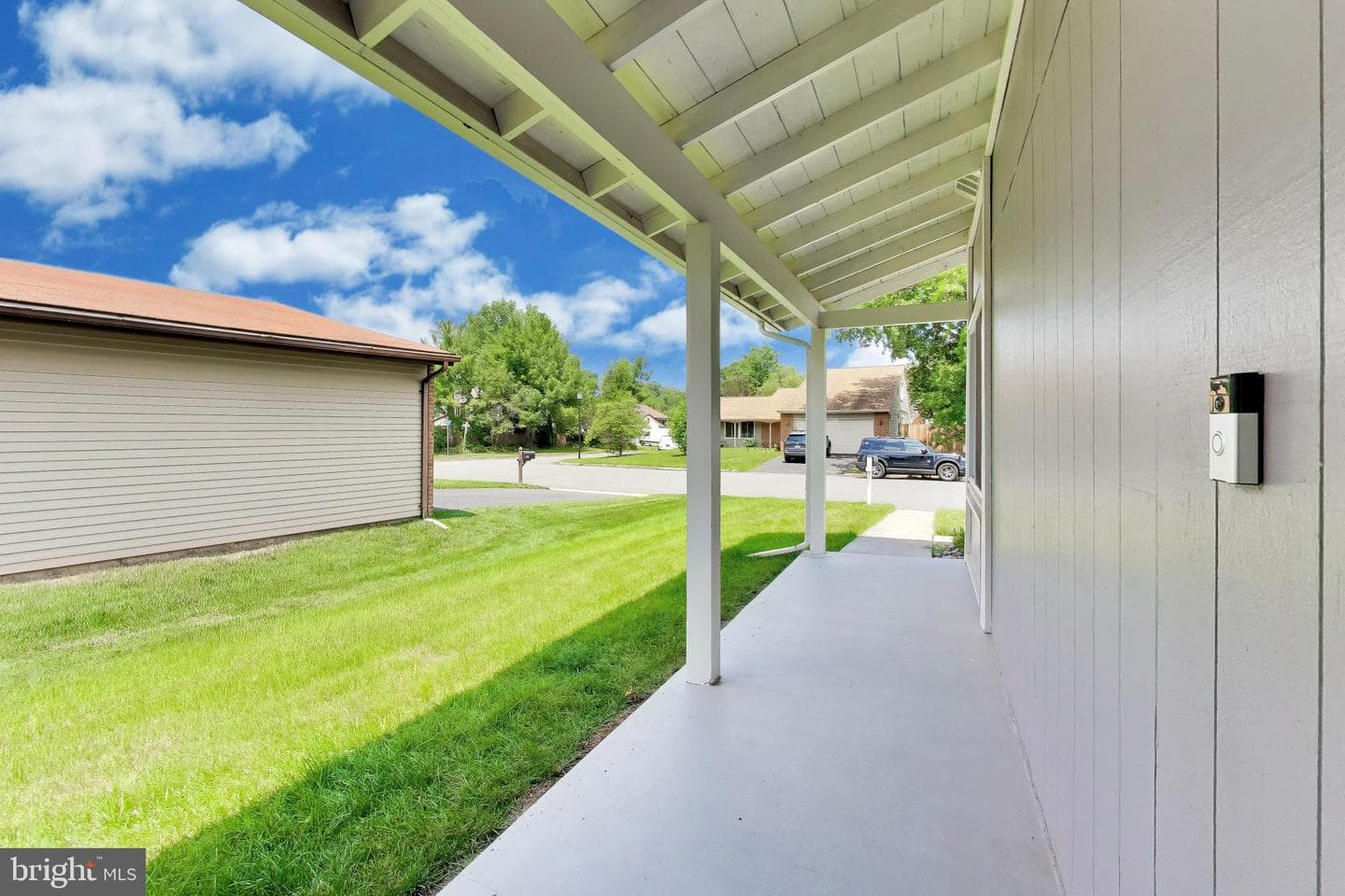 422 Avondale Drive photo 4