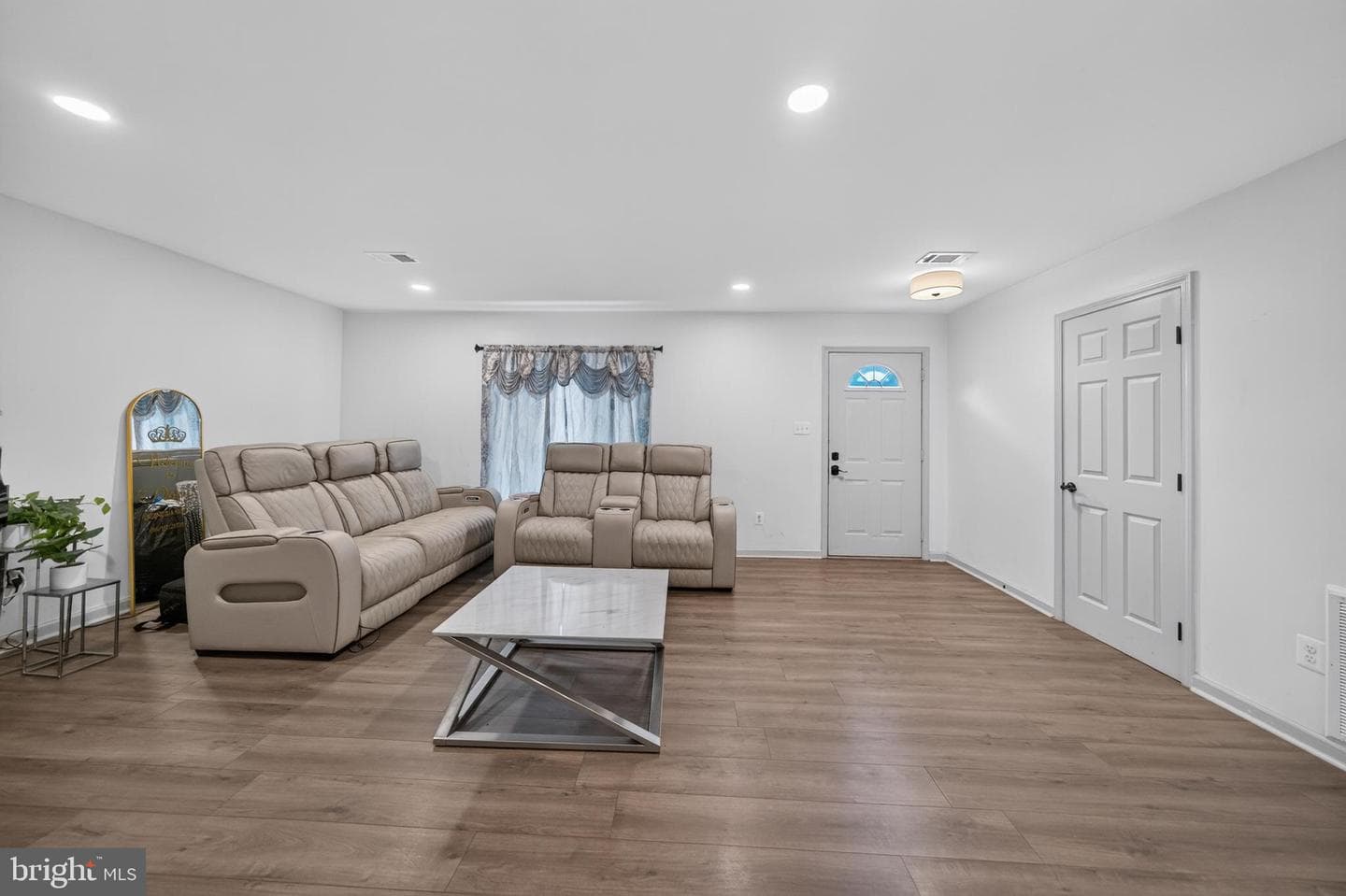 1314 E Holly Avenue photo 14
