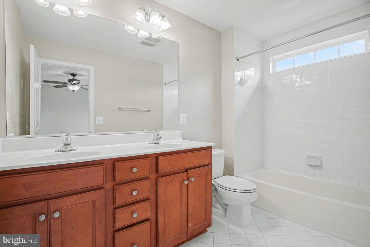 43920 Avenza Terrace photo 13