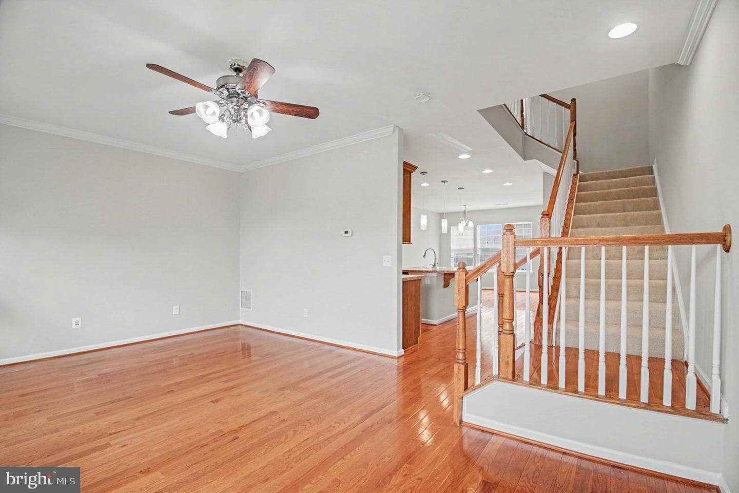 43920 Avenza Terrace photo 3