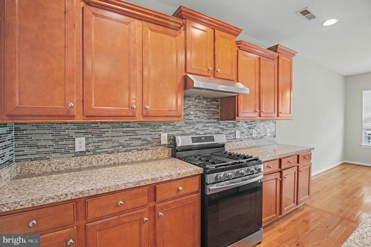 43920 Avenza Terrace photo 8