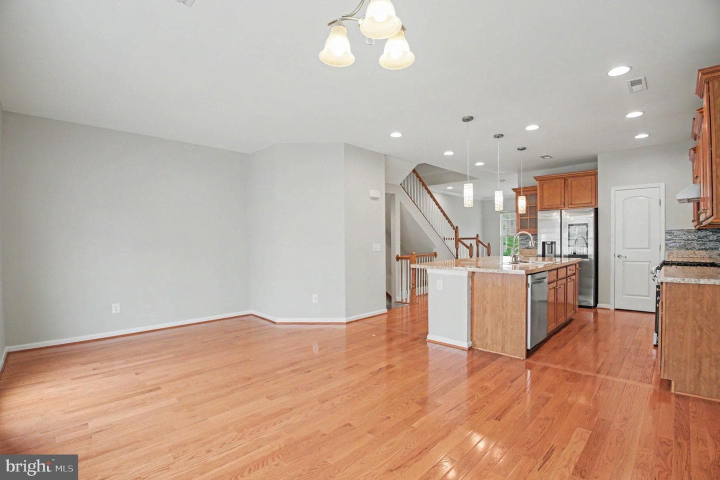 43920 Avenza Terrace photo 9