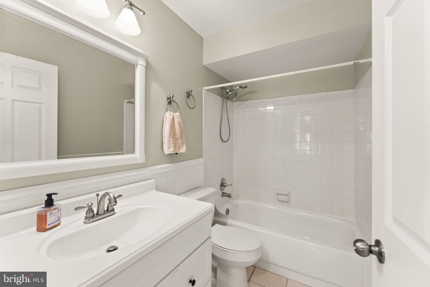 131 Evergreen Street photo 51