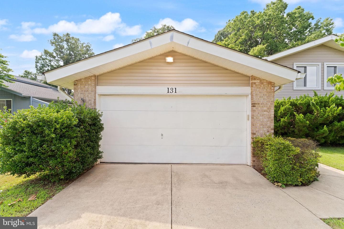 131 Evergreen Street photo 6