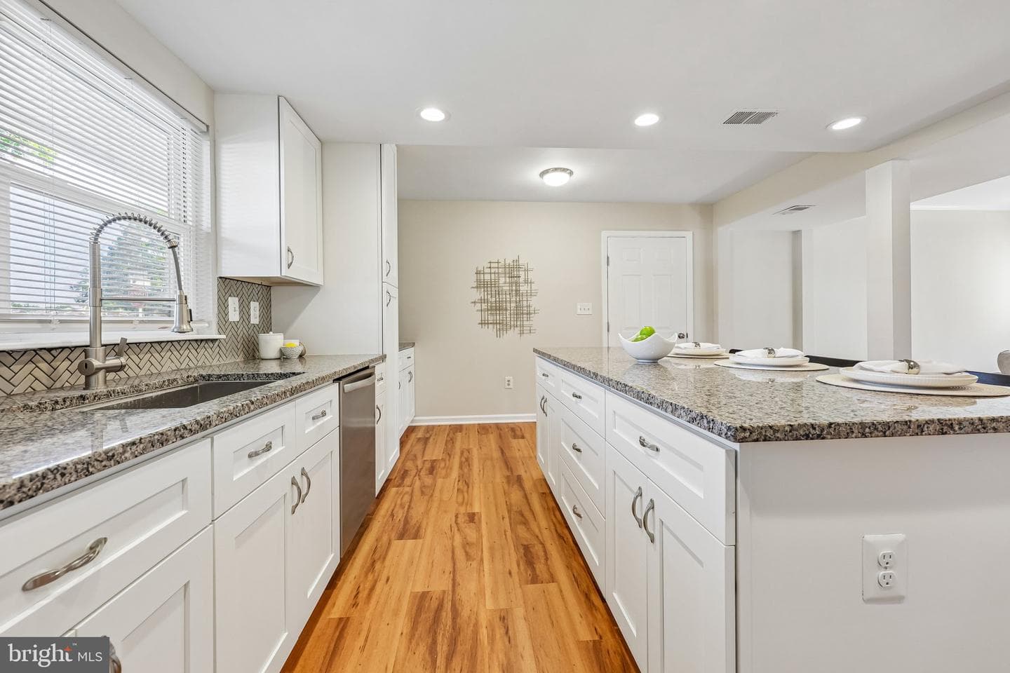 2 Beecher Place photo 13
