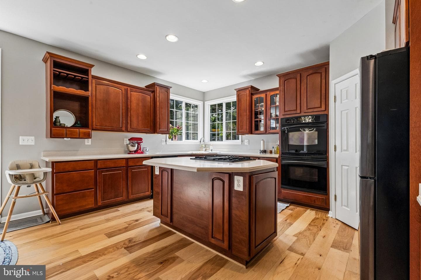 909 Sweet William Court SE photo 10