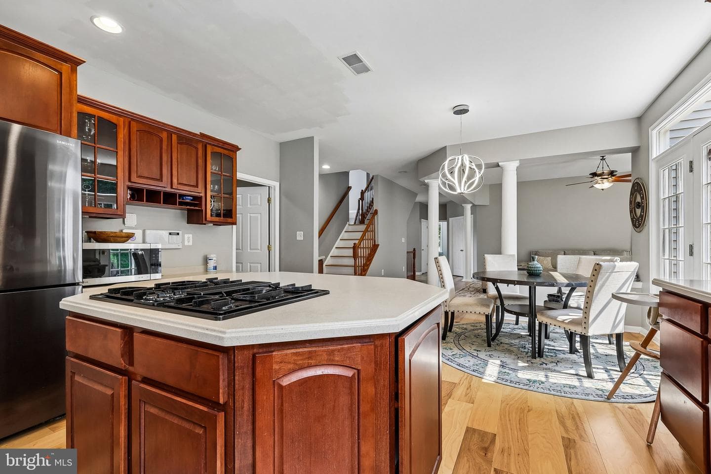 909 Sweet William Court SE photo 11