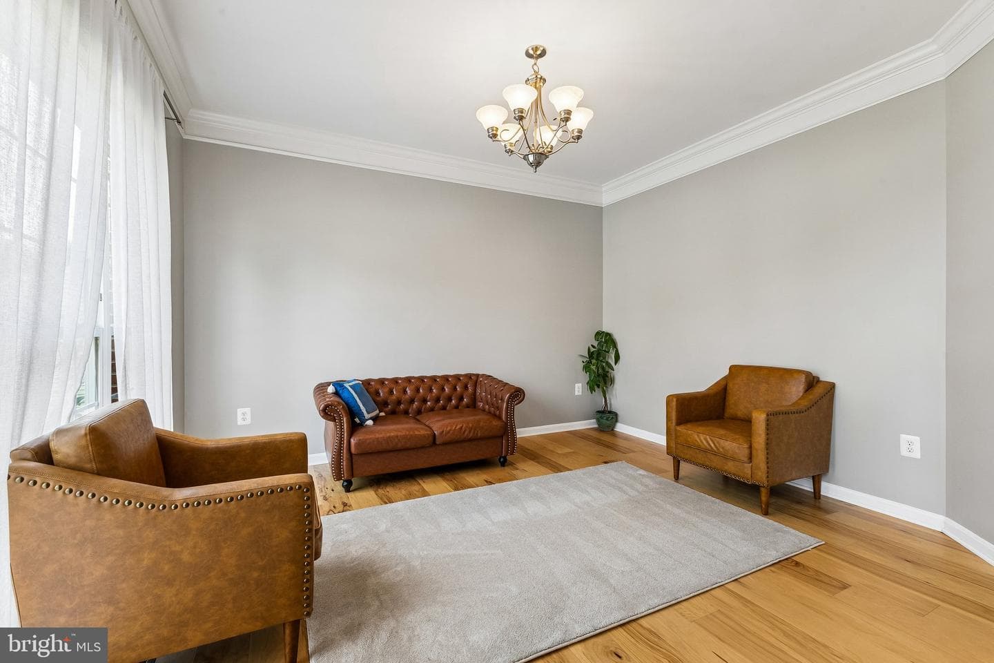 909 Sweet William Court SE photo 3