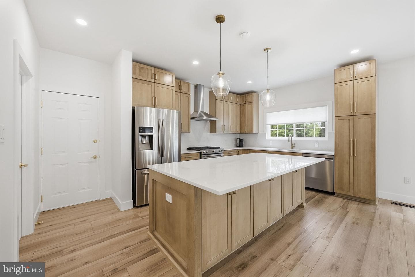 20384 Middlebury Street photo 7