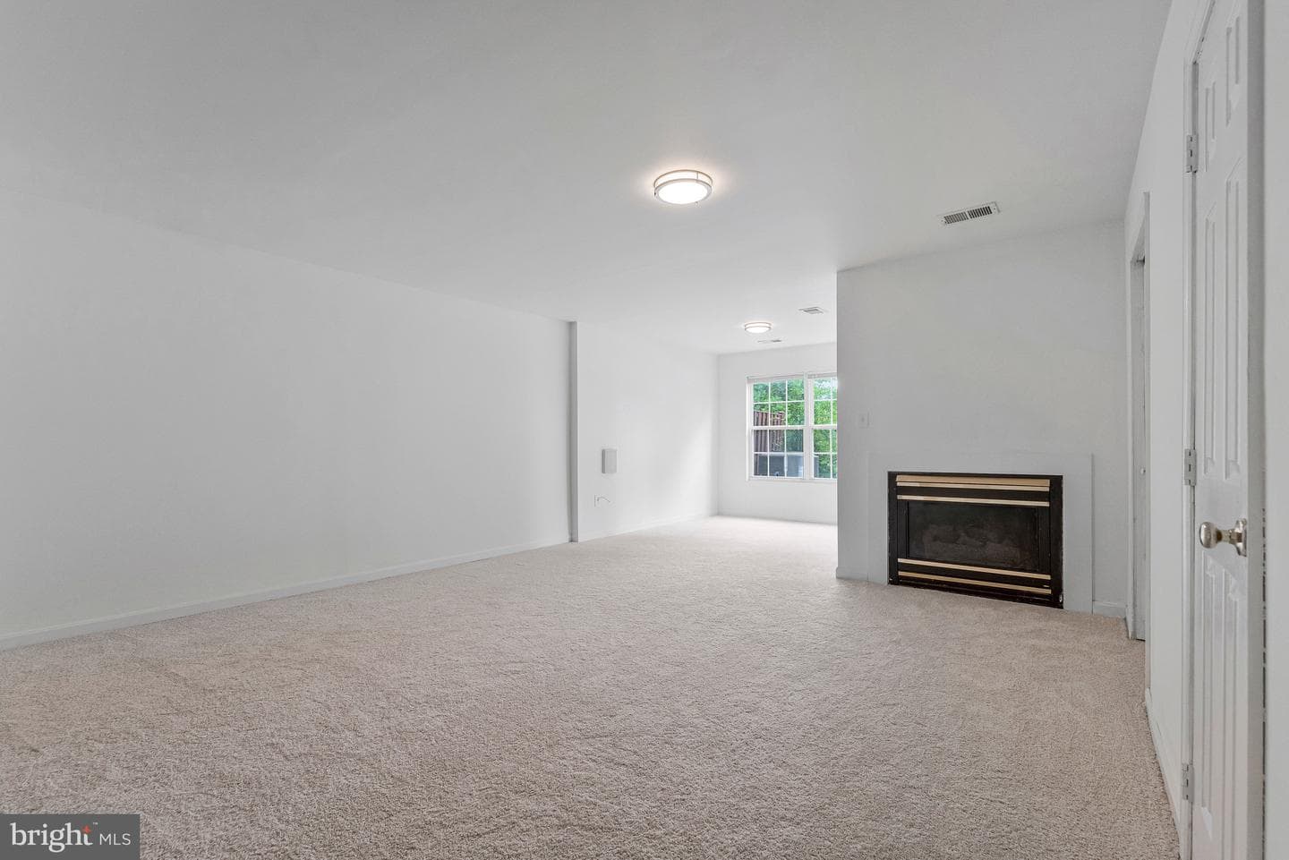 44177 Paget Terrace photo 33