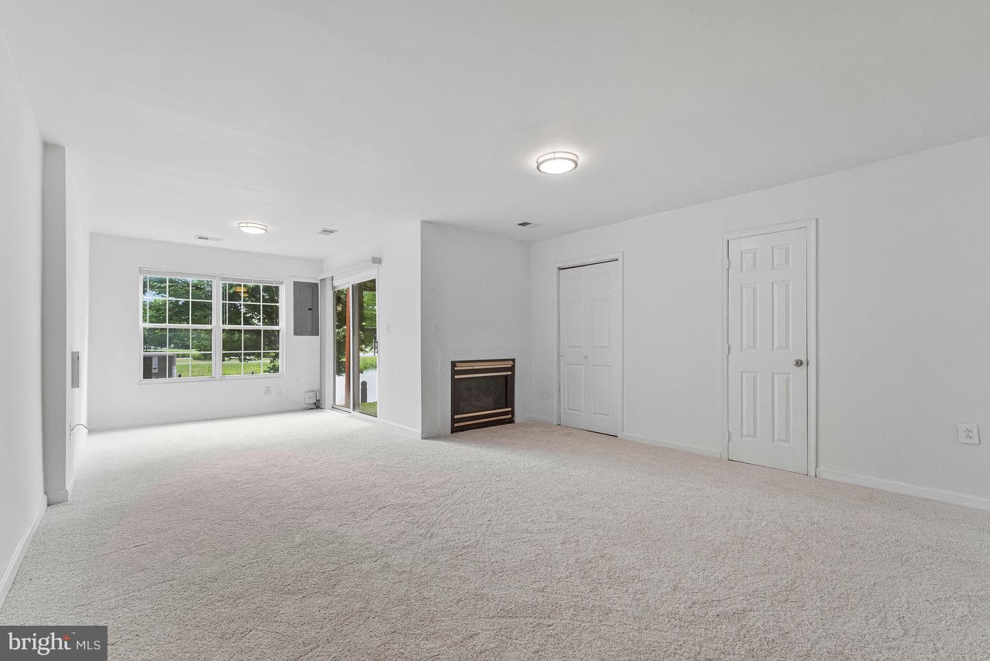44177 Paget Terrace photo 34