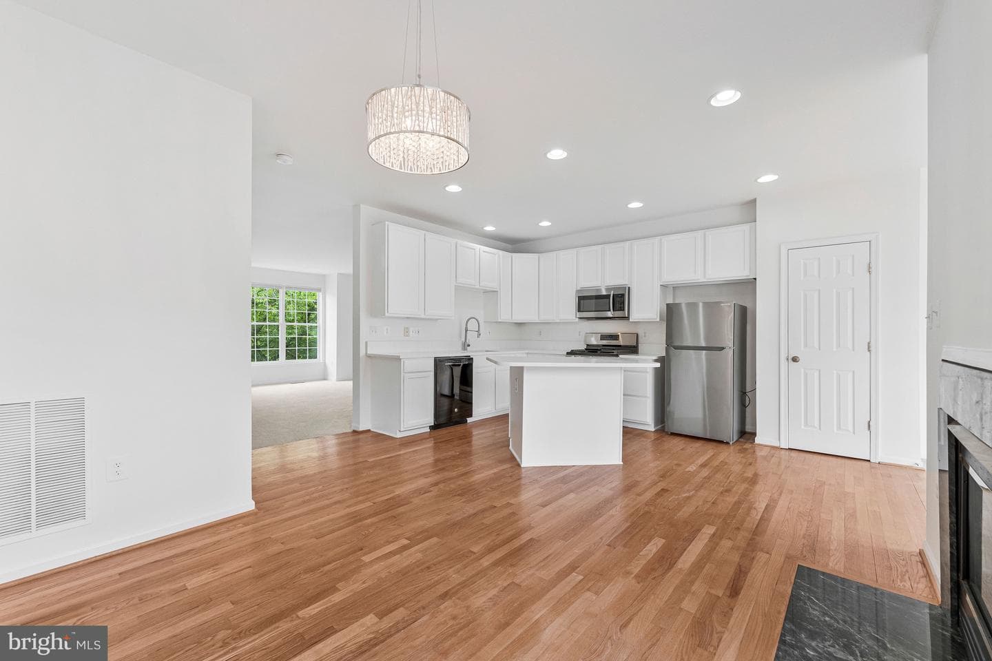44177 Paget Terrace photo 7