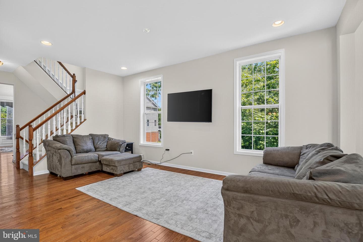43283 Mitcham Square photo 16