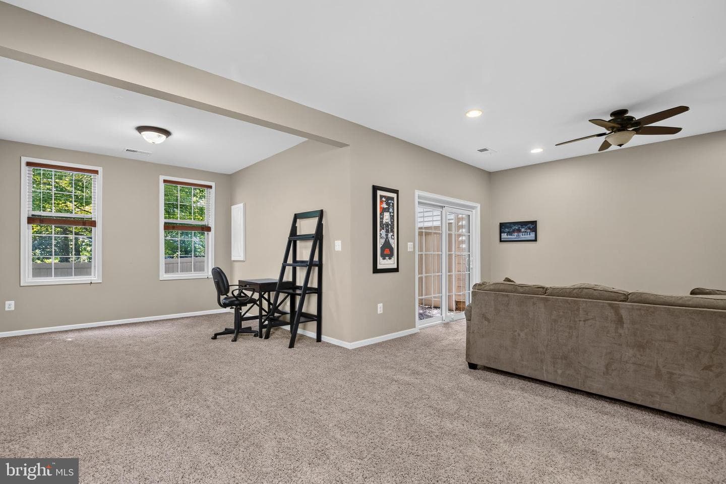 43283 Mitcham Square photo 32