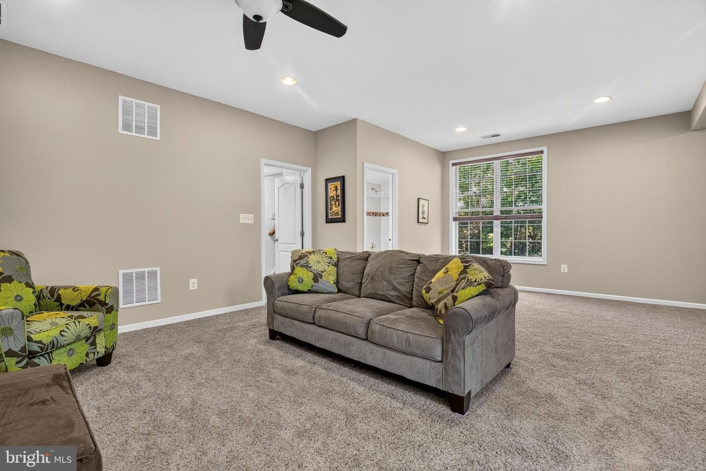 43283 Mitcham Square photo 34