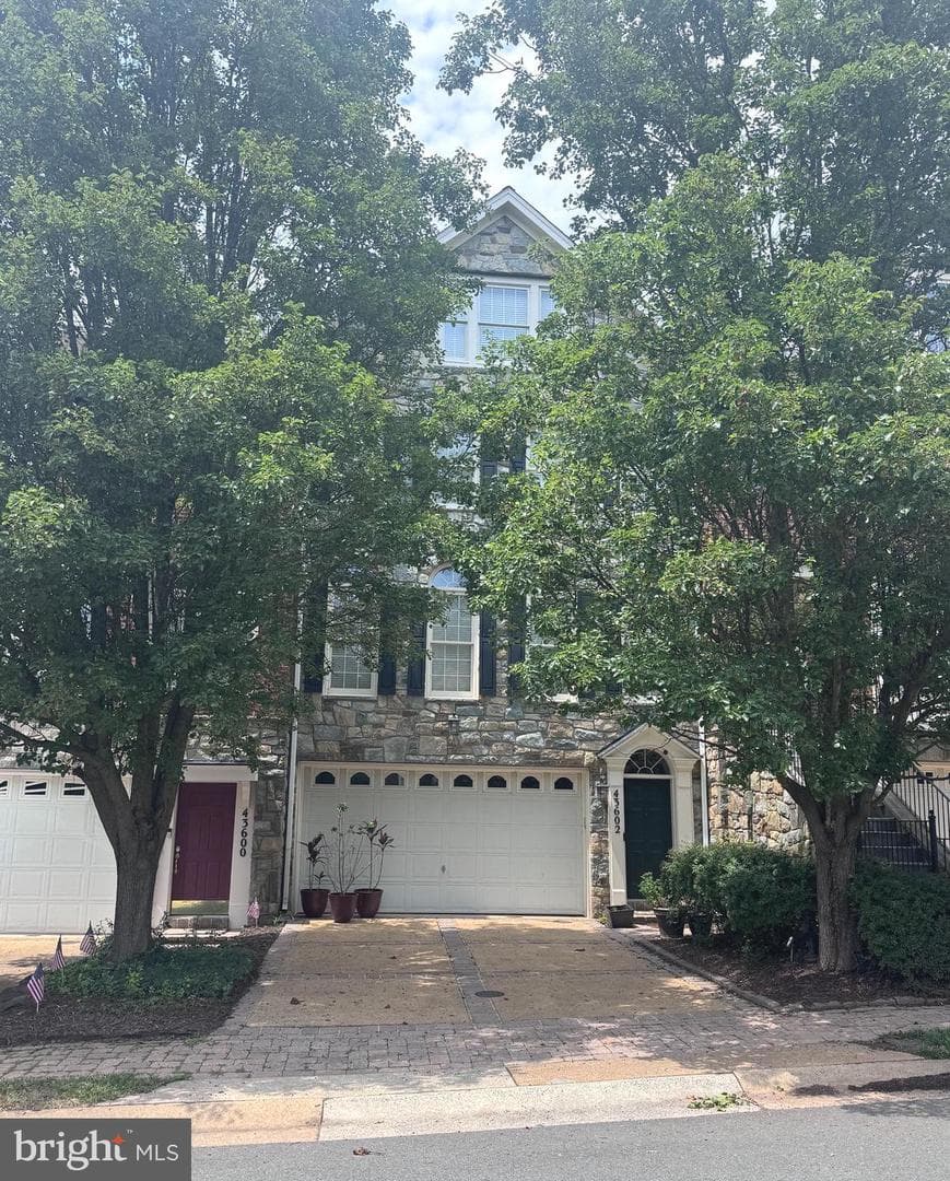 43602 Beaver Creek Terrace photo 1