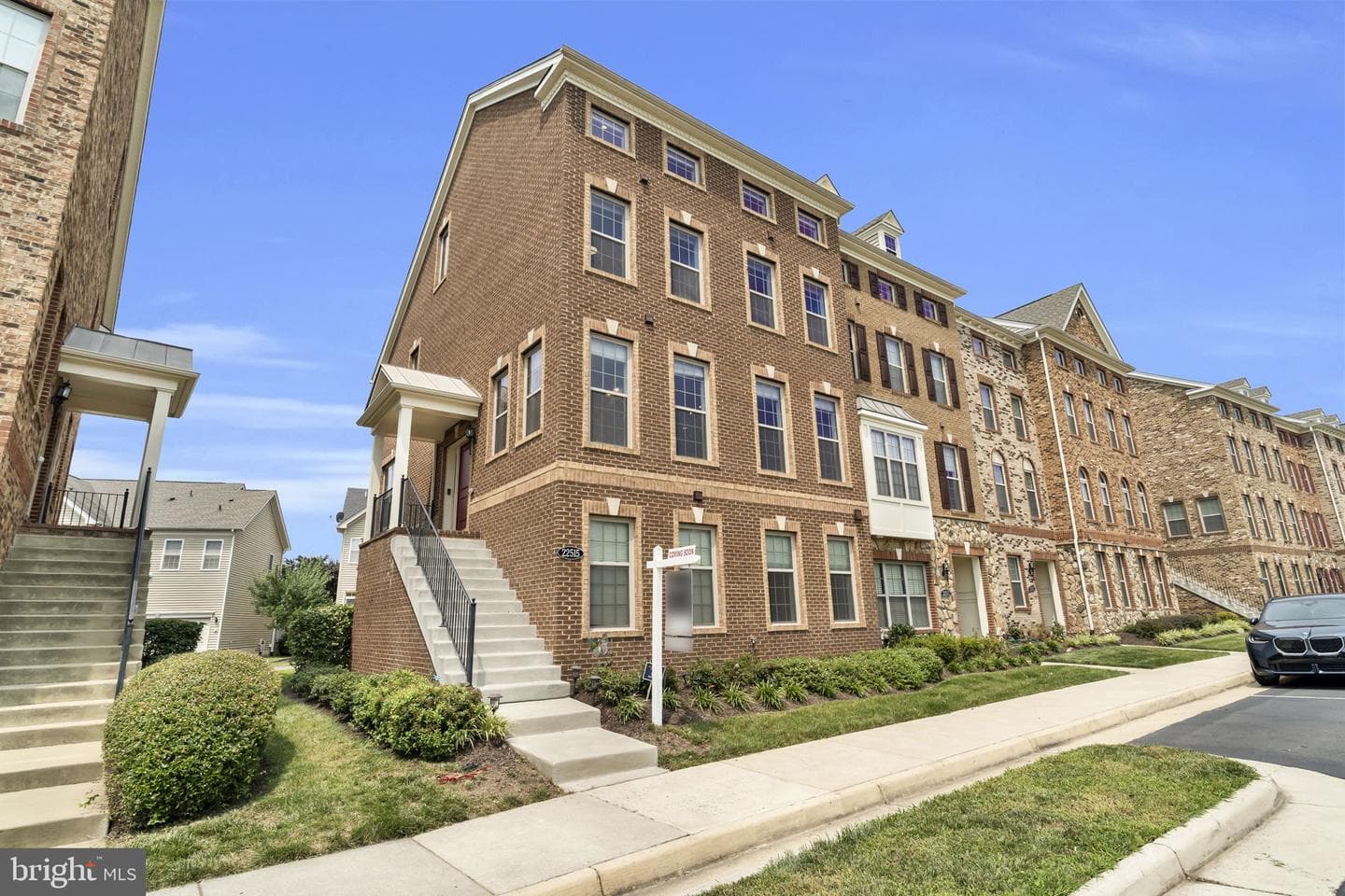22515 Naugatuck Square photo 3