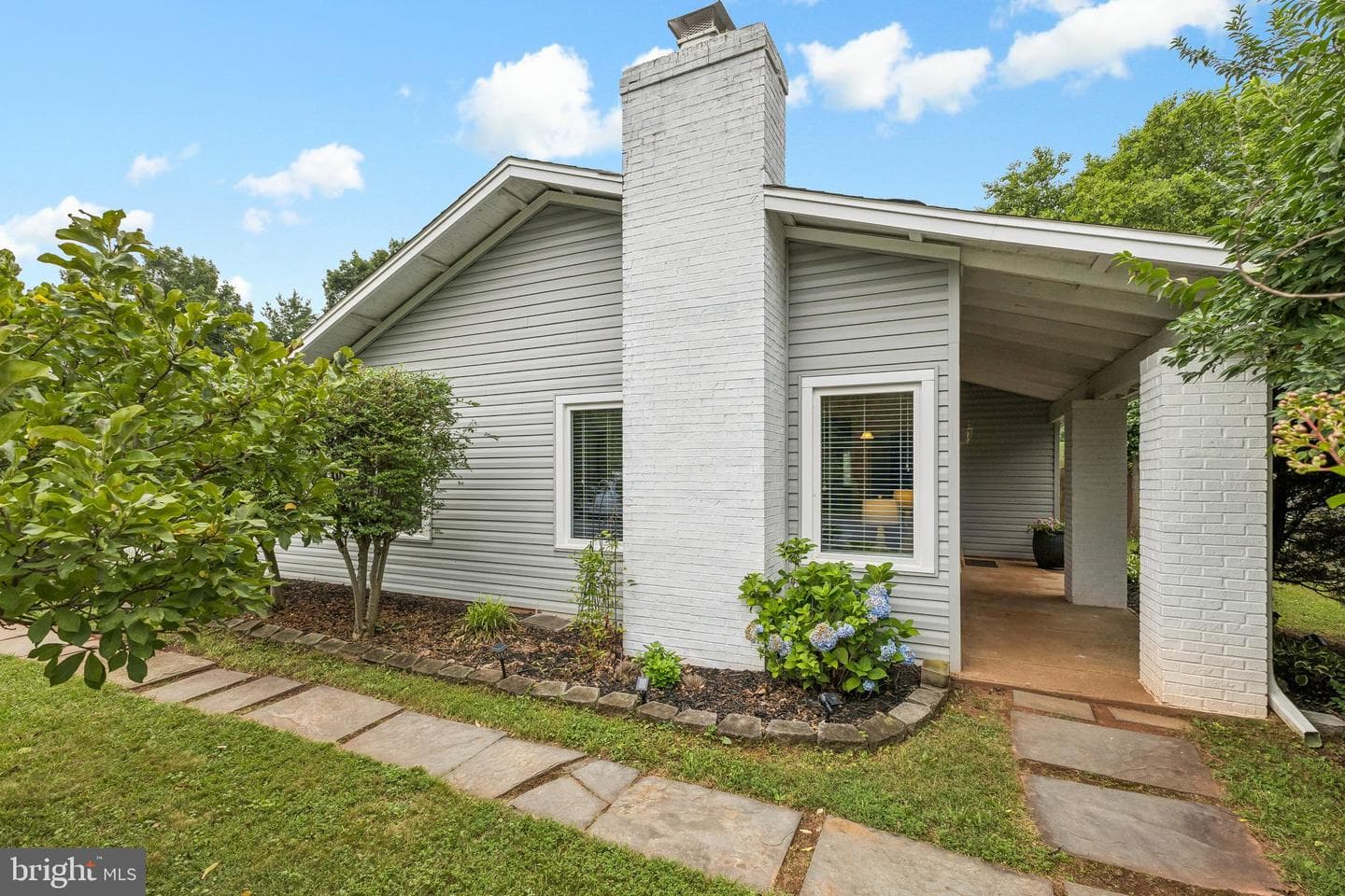 246 Avondale Drive photo 3