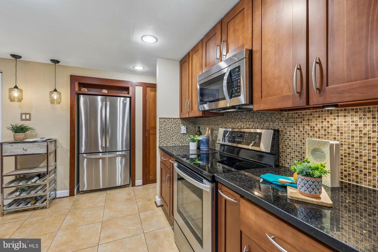 246 Avondale Drive photo 8