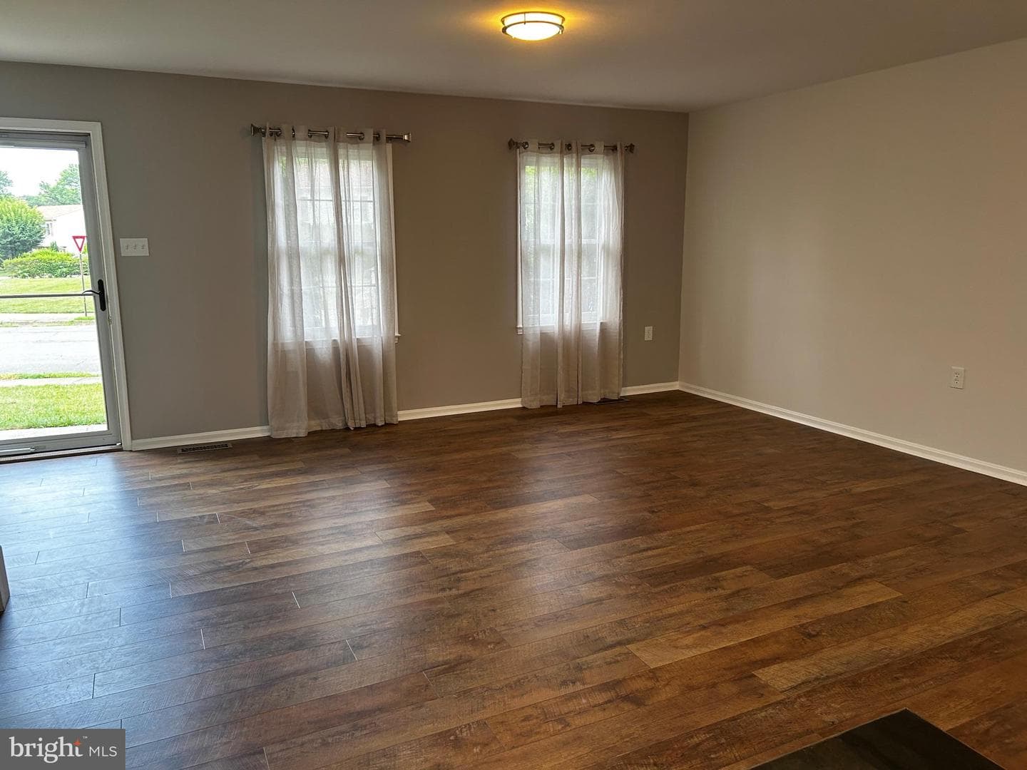 402 Dodd Court NW photo 5
