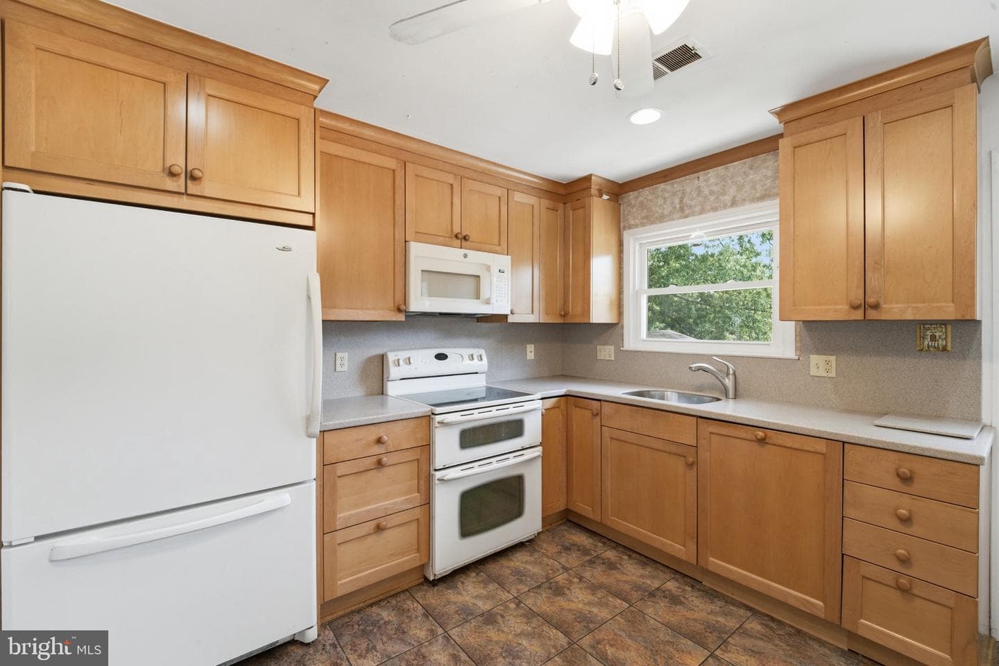 1206 E Iberia Road photo 10